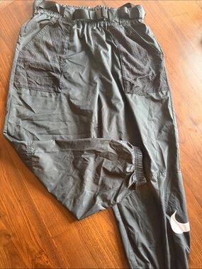 Nike - Black Men's Athletic Track Pants with Elastic Waist large
